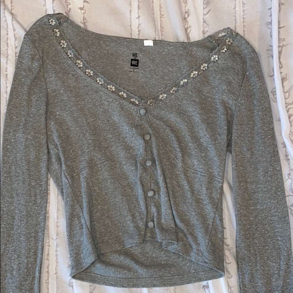 Gray long sleeve crop top
